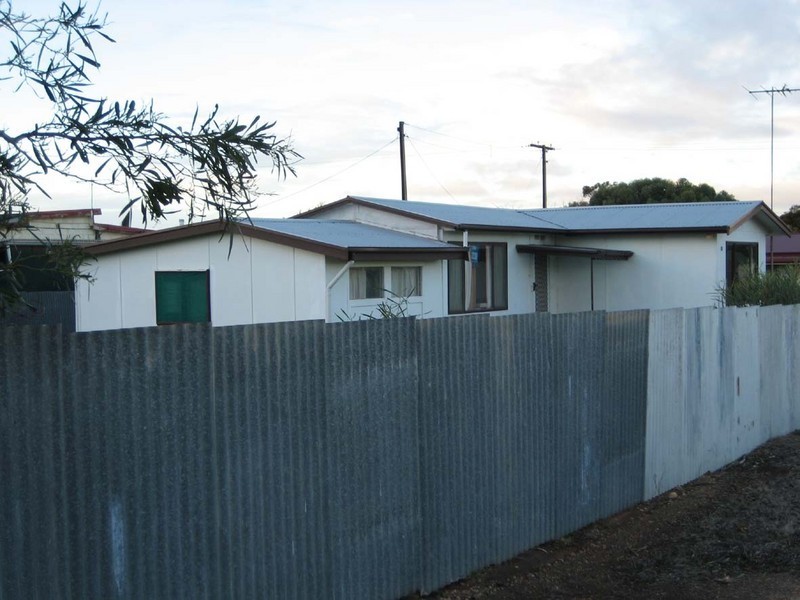 13 Manwurta Street, Port Clinton SA 5570