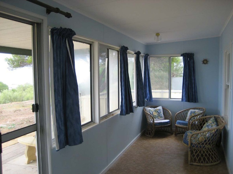 4 Chapman Road, Rogues Point SA 5571