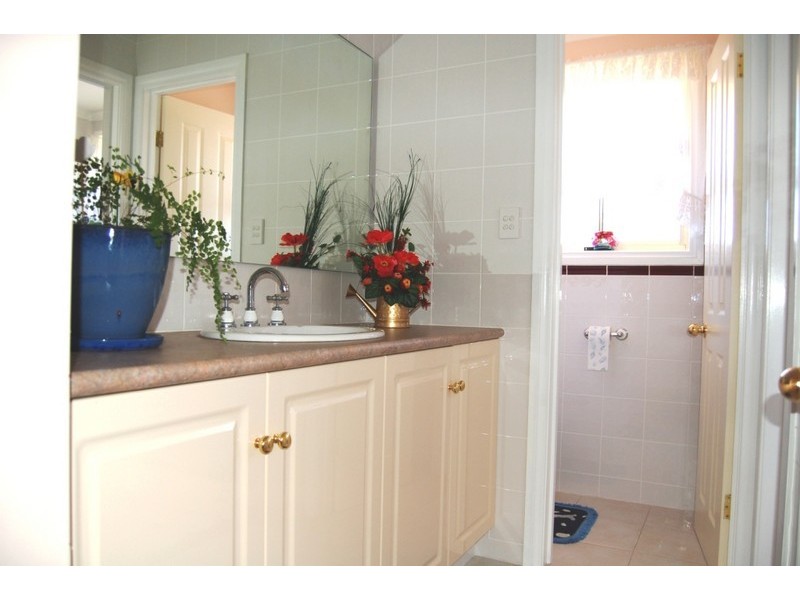 9 Clayton Street, Moonta Bay SA 5558