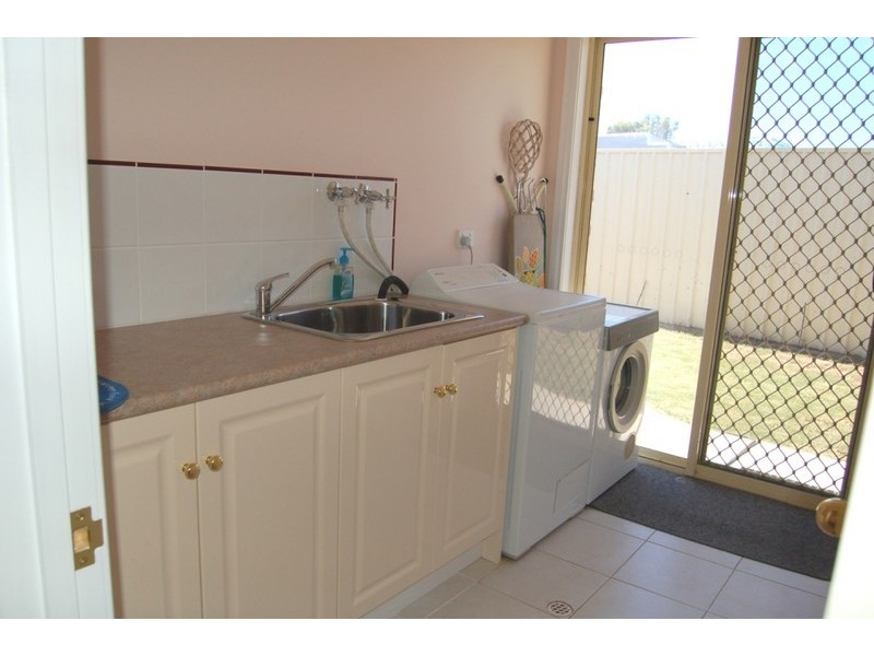 9 Clayton Street, Moonta Bay SA 5558