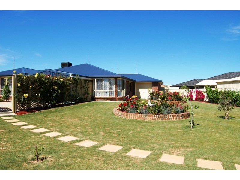9 Clayton Street, Moonta Bay SA 5558