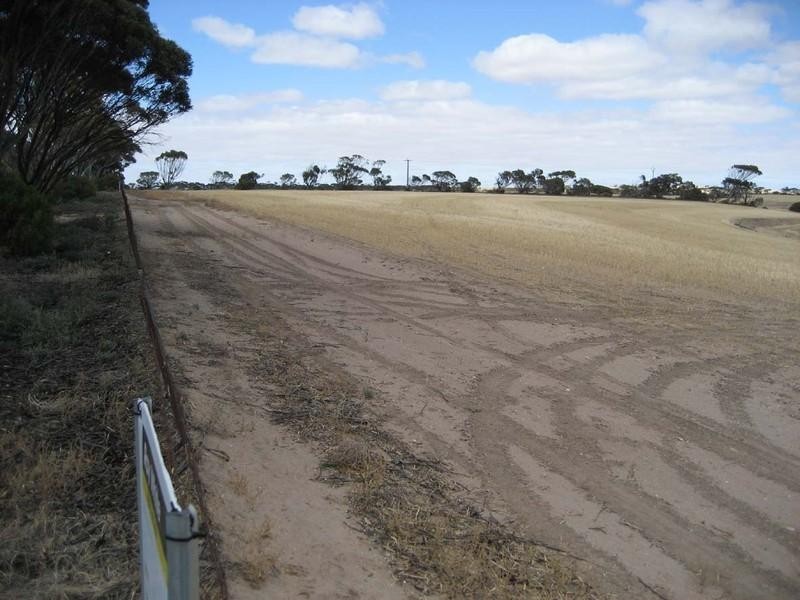 . Moorara Road, Price SA 5570