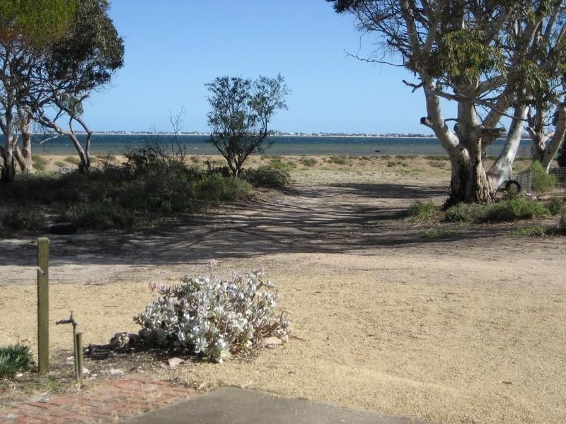 17 Main Street, Pine Point SA 5571