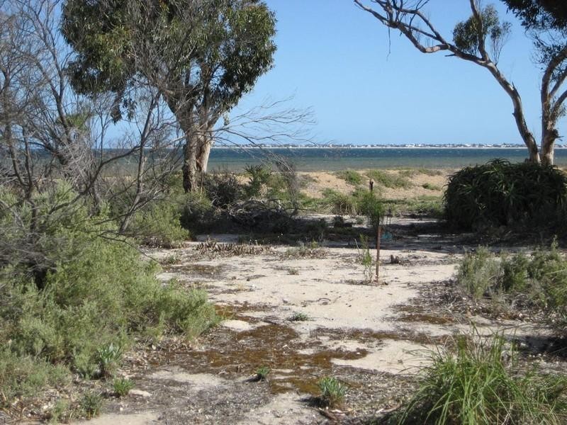 17 Main Street, Pine Point SA 5571