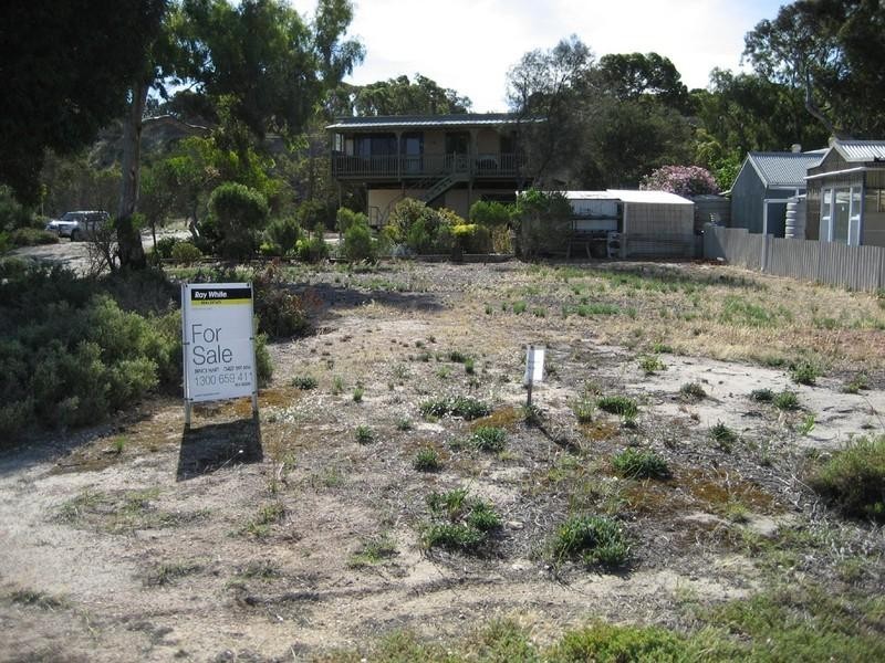 8 Esplanade, Pine Point SA 5571