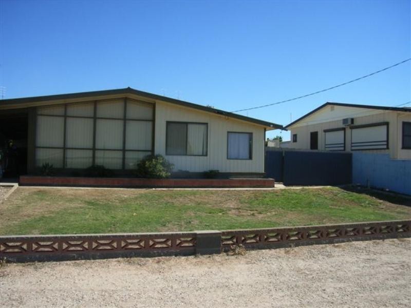 18 Carleton Crescent, Wallaroo SA 5556