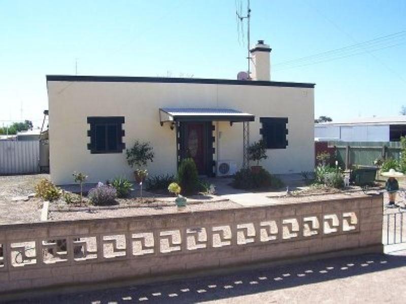 15 Young Street, Wallaroo SA 5556