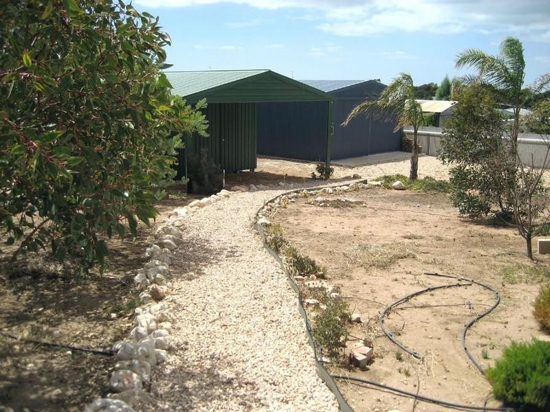 16 Wells Terrace, Price SA 5570