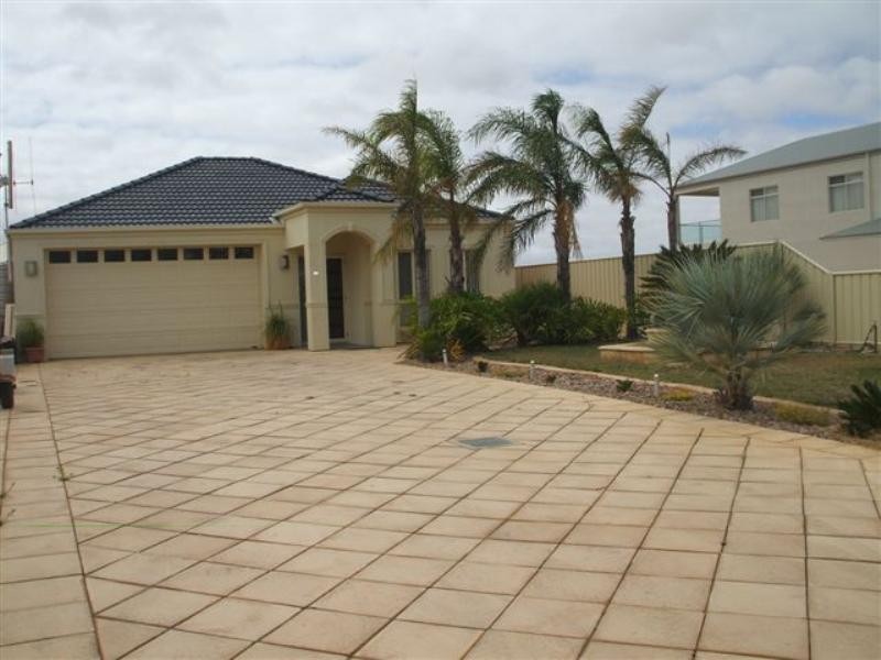 82 Gilmore Crescent, Wallaroo SA 5556