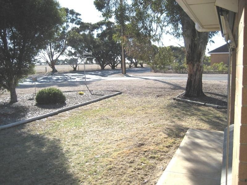 17 North Terrace, Maitland SA 5573