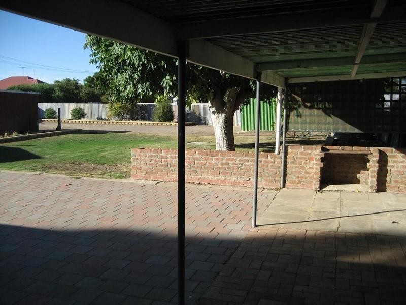 17 North Terrace, Maitland SA 5573