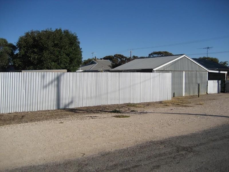 17 North Terrace, Maitland SA 5573