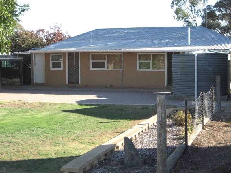 17 North Terrace, Maitland SA 5573