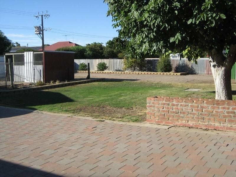 17 North Terrace, Maitland SA 5573