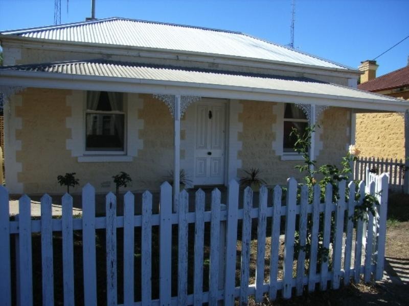 106 George Street, Moonta SA 5558