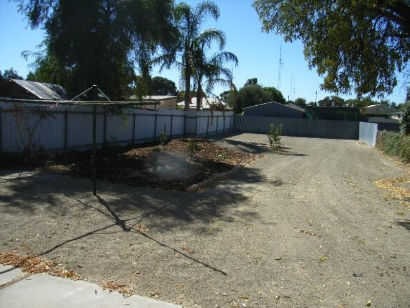 106 George Street, Moonta SA 5558