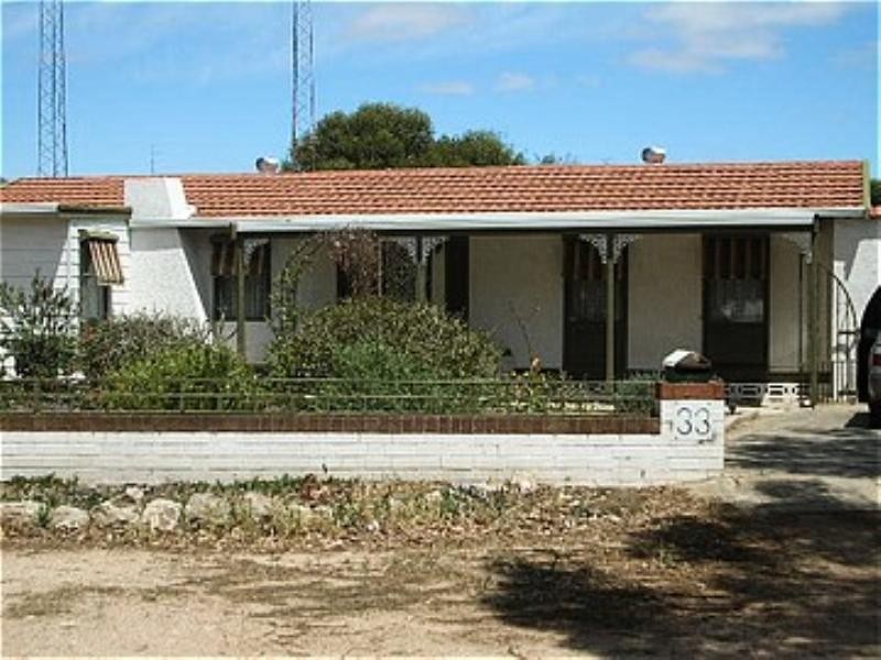 33 Bay Road, Moonta Bay SA 5558