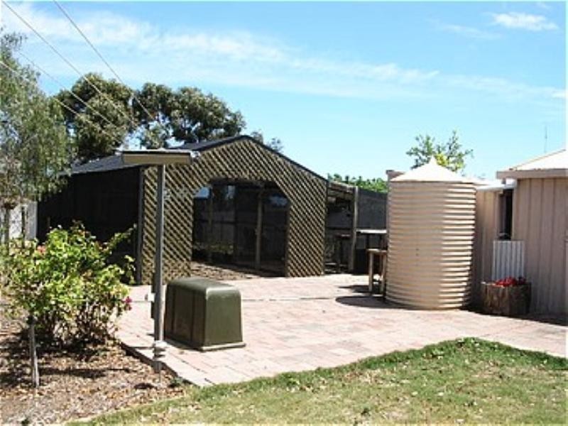 33 Bay Road, Moonta Bay SA 5558