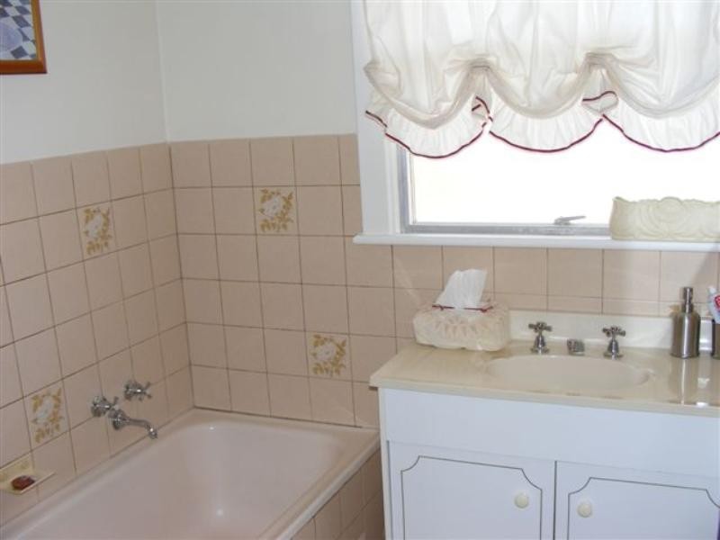 3 Allan Avenue, Wallaroo SA 5556