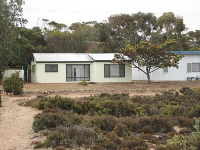 6 The Esplanade, Port Clinton SA 5570