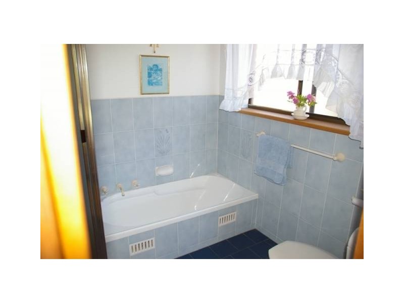 25 Rossiters Road, Moonta Bay SA 5558