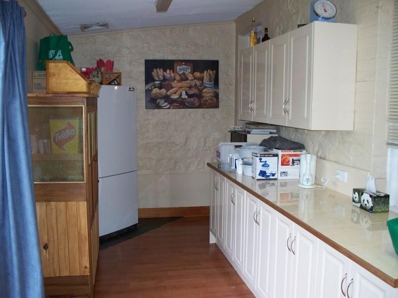 215 Stirling Terrace, Wallaroo Mines SA 5554