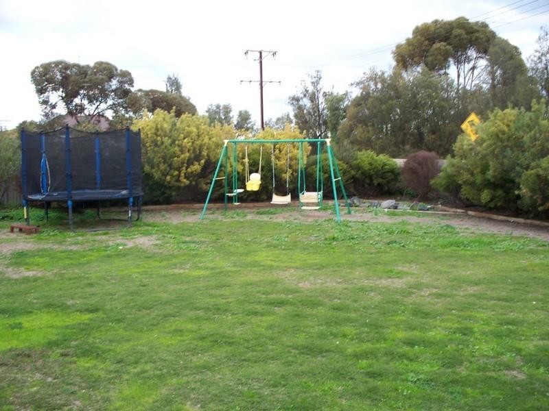 215 Stirling Terrace, Wallaroo Mines SA 5554