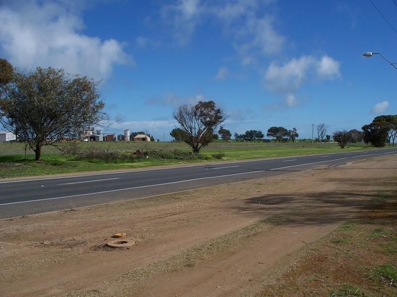 Lt 63,64,97,98 Railway Terrace, Paskeville SA 5552