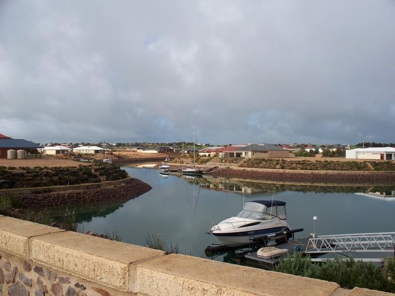 2 Stately Way, Wallaroo SA 5556