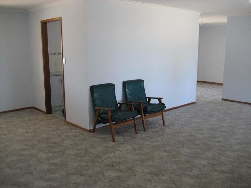 20 Emeu Street, Port Clinton SA 5570