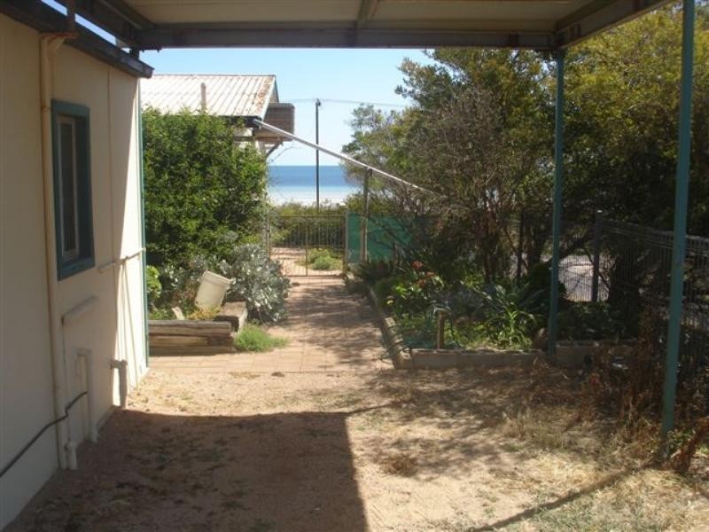 14 Esplanade, North Beach SA 5556