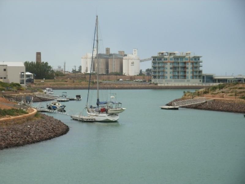 82 Stately Way, Wallaroo SA 5556