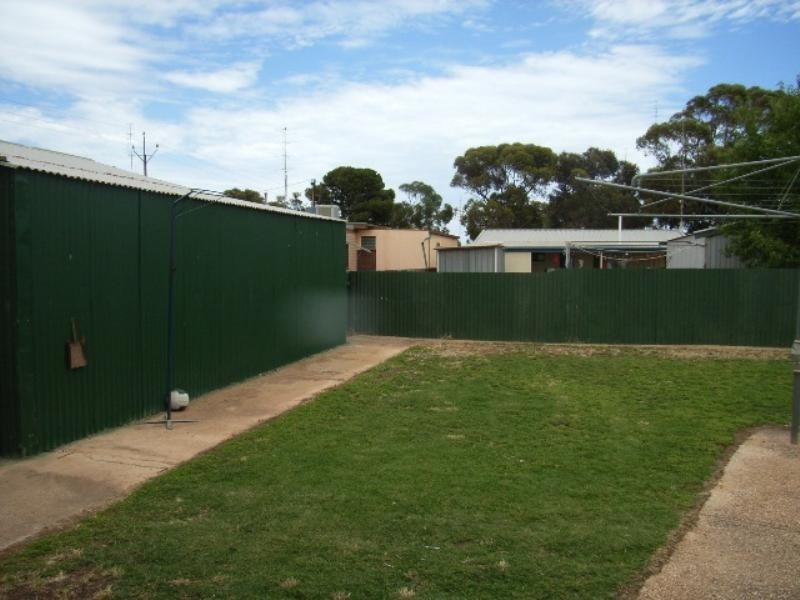 2 Richard Street, Wallaroo SA 5556