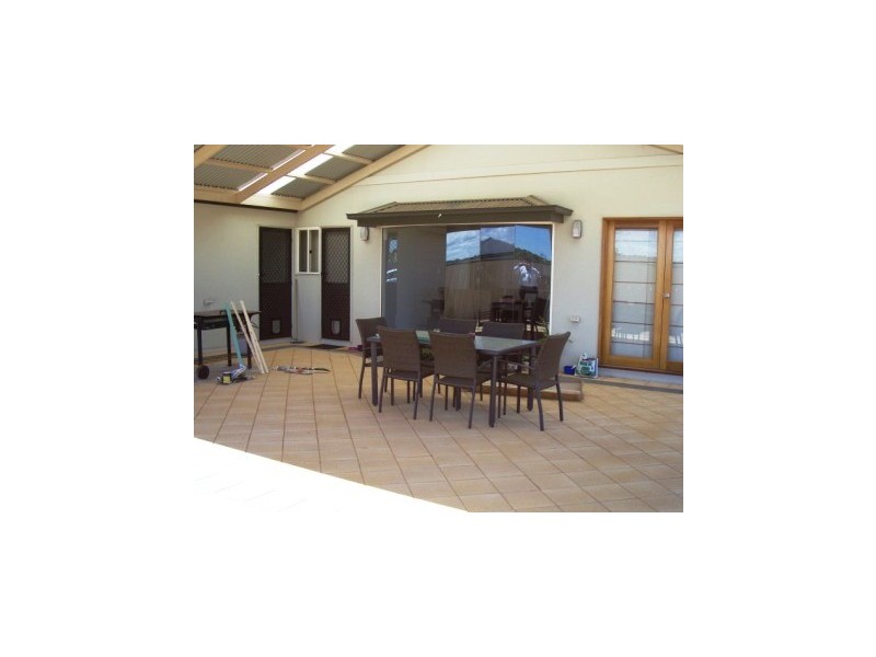 13 Hazel Street, Moonta Bay SA 5558