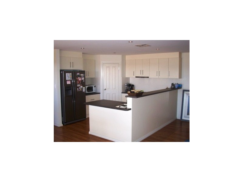 13 Hazel Street, Moonta Bay SA 5558