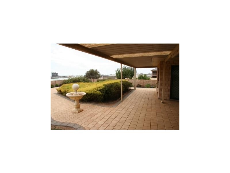 7 Gilmore Crescent, Wallaroo SA 5556