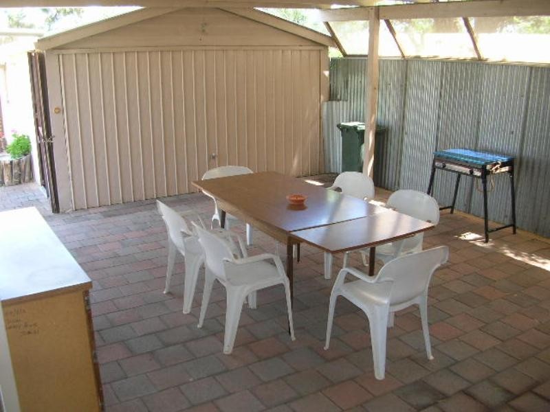 33 Bay Road, Moonta Bay SA 5558