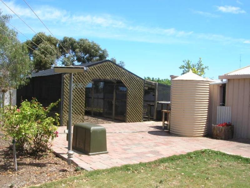 33 Bay Road, Moonta Bay SA 5558