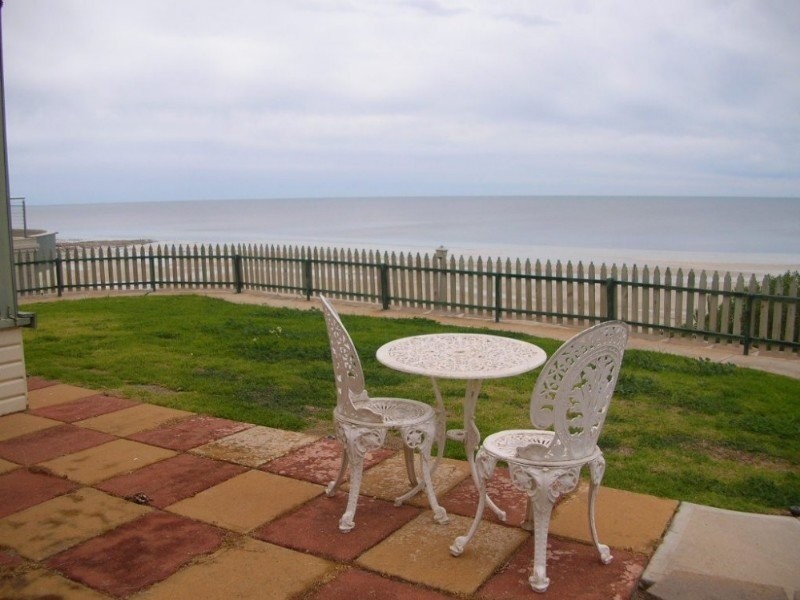 1 Hughes Avenue, Moonta Bay SA 5558