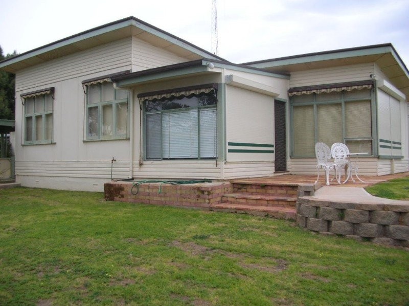 1 Hughes Avenue, Moonta Bay SA 5558