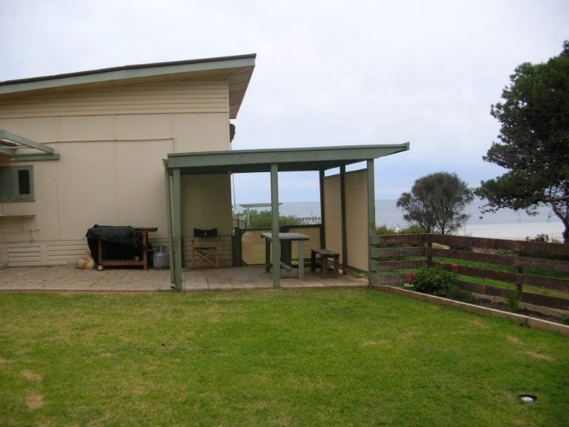 1 Hughes Avenue, Moonta Bay SA 5558
