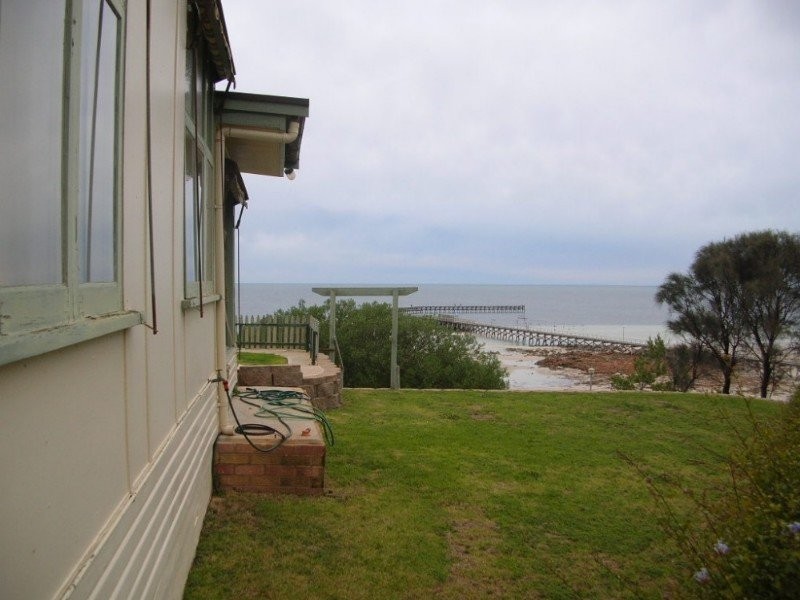 1 Hughes Avenue, Moonta Bay SA 5558