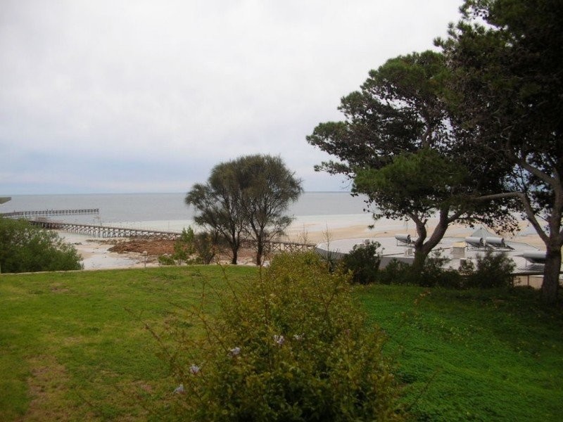 1 Hughes Avenue, Moonta Bay SA 5558