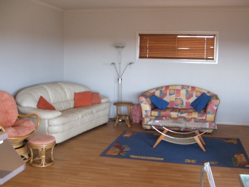 15 Brokenshire Street, Moonta Bay SA 5558