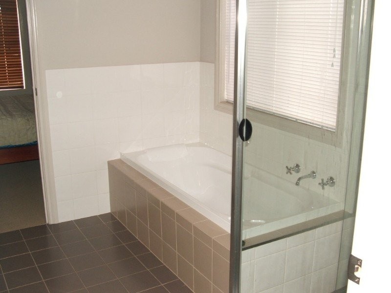 15 Brokenshire Street, Moonta Bay SA 5558