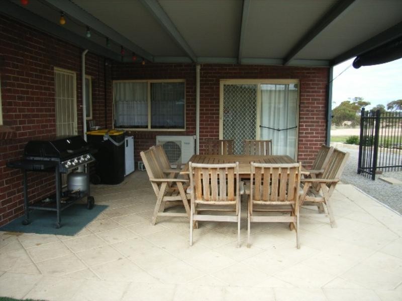 29 Moonta Terrace, Port Clinton SA 5570