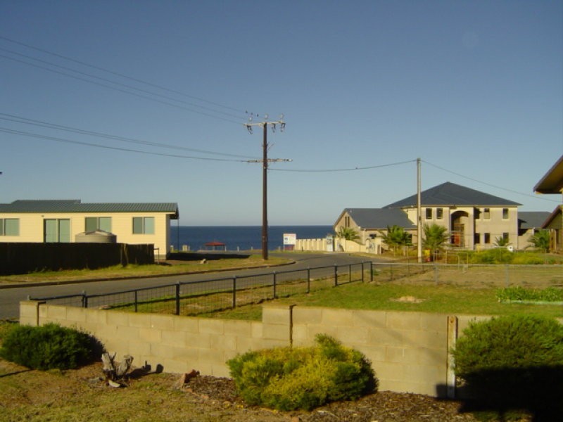 8 Woodforde Drive, North Beach SA 5556