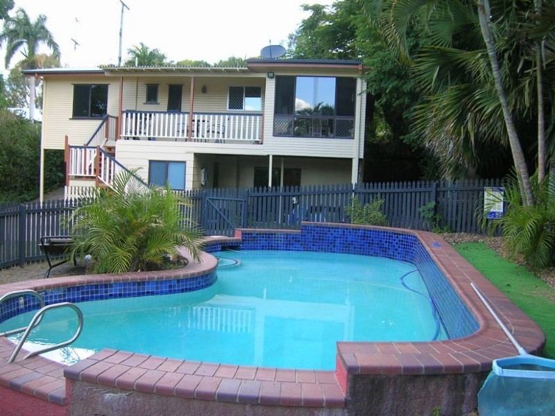 28 Queen Street, The Range QLD 4700