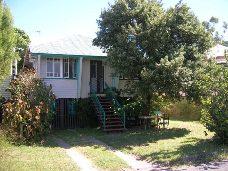 384 East Street, Depot Hill QLD 4700