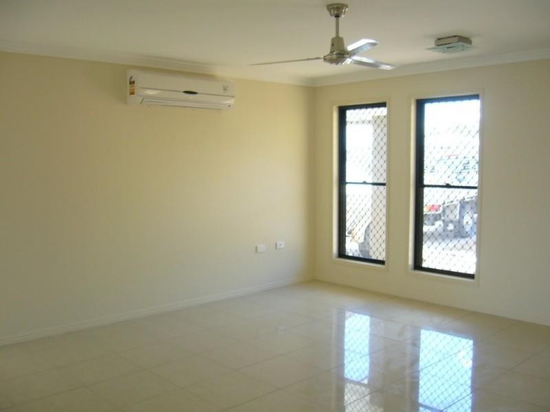 4 Foale Court, Kawana QLD 4701